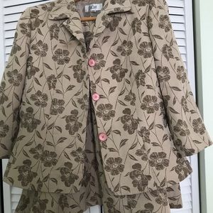 Le Suit classic flair bottom suit